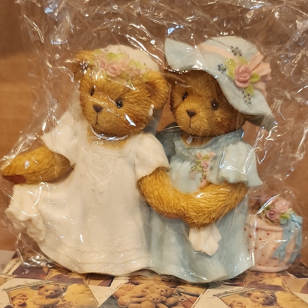 Cherished Teddies Figurine with Floral Hats - Picture 4 of 8